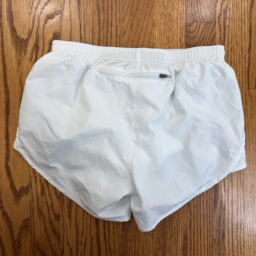 Nike Dri-FIT Tempo Women's Brief-Lined
Running Shorts White - Picture 12 of 16